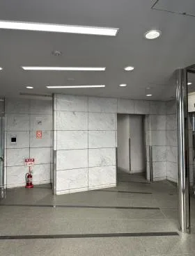 山崎共同ビルの外観