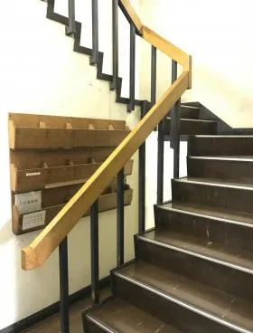 STビルの外観