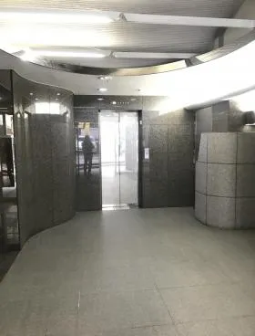 塔文社ビルの外観