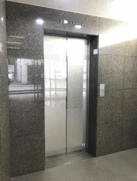 塔文社ビルの外観