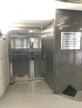 塔文社ビルの外観