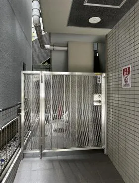 塔文社ビルの外観