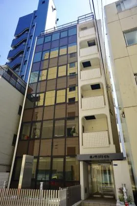 虎ノ門372ビルの外観