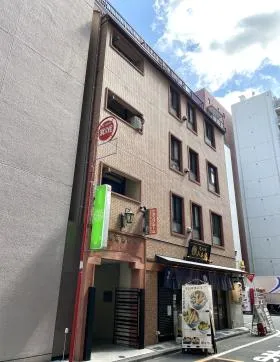 御苑花忠ビルの外観