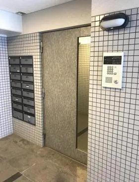 アブレスト島津山の外観
