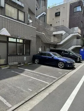 正進社ホールディングスビルの外観