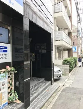 東山ビルの外観
