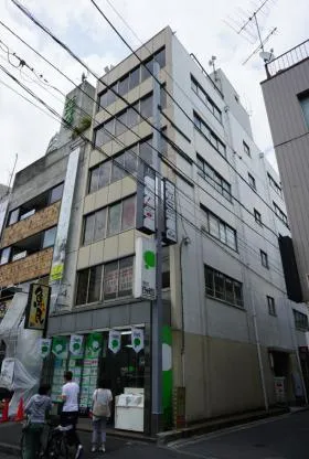 丸新ビルの外観