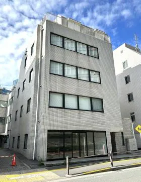 上松ビルの外観