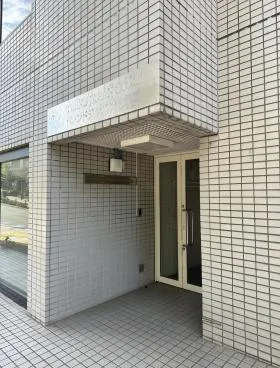 上松ビルの外観