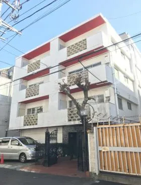 マック青南の外観