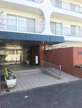 南青山スカイハイツの外観