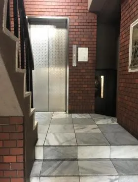 川崎ビルの外観
