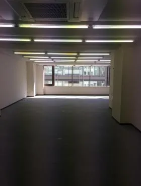 西新橋ビルの外観