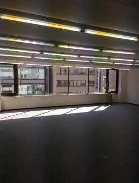 西新橋ビルの外観