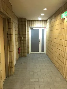 青山光影ビルの外観