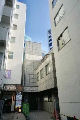 青山光影ビルの外観