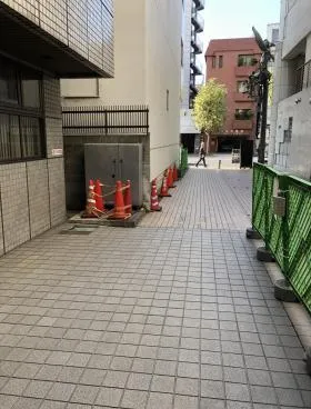 青山光影ビルの外観