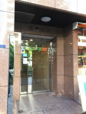 日進ビルの外観
