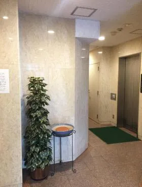 日進ビルの外観