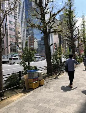 日進ビルの外観