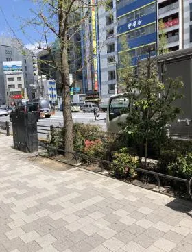 日進ビルの外観