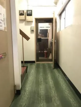 にしのビルの外観