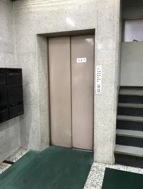 ファーストビルの外観