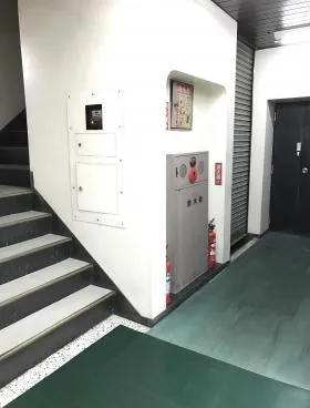 ファーストビルの外観