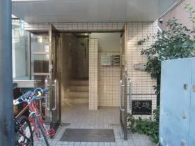 オアシス代官山ビルの外観