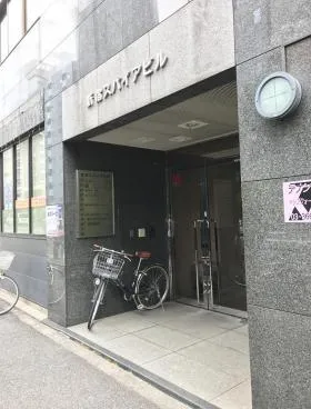 新宿スパイアビルの外観