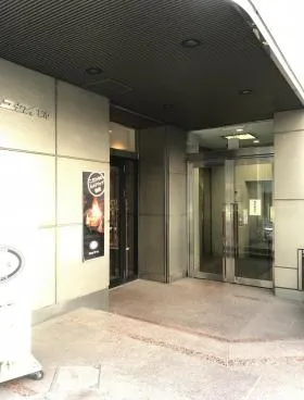 代々木ユーアイビルの外観