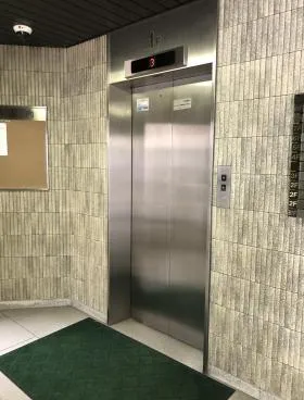 アジミックビルの外観