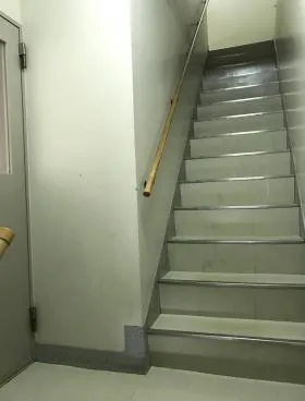 盛重ビルの外観
