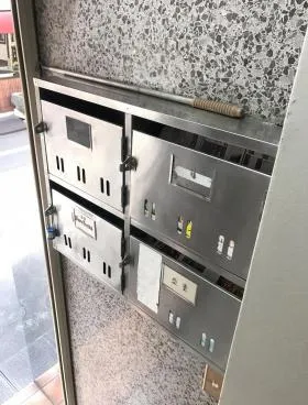 盛重ビルの外観
