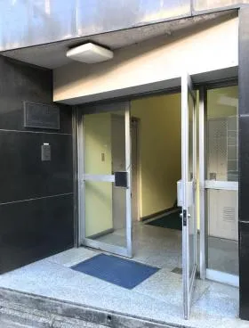 管波ビルの外観