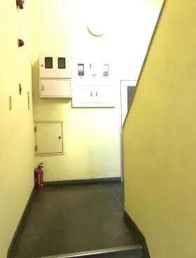 管波ビルの外観