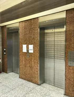 八丁堀FRONTの外観