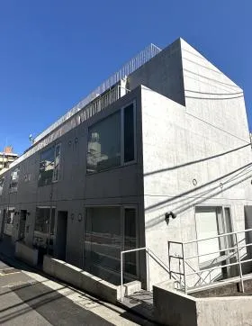 DUO表参道ビルの外観