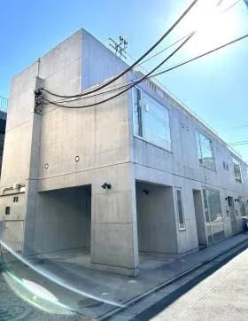 DUO表参道ビルの外観