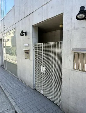 DUO表参道ビルの外観