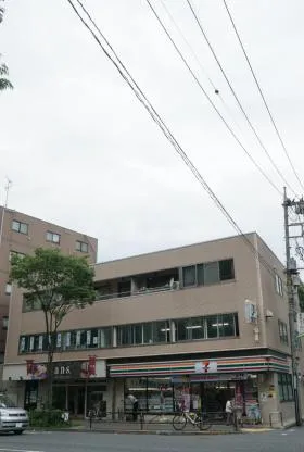 第2サンシルバービルの外観