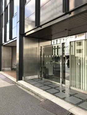 めっきセンタービルの外観