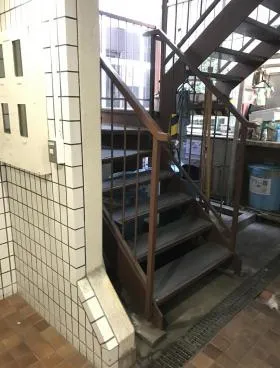 築地ハイツビルの外観