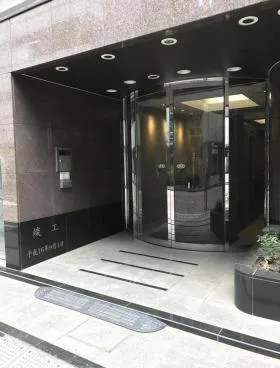 AYビルの外観