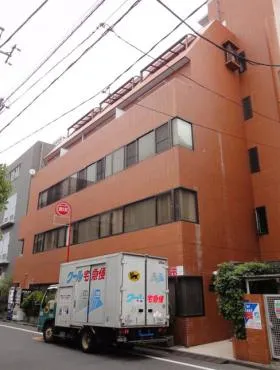 石井飯田橋ビルの外観