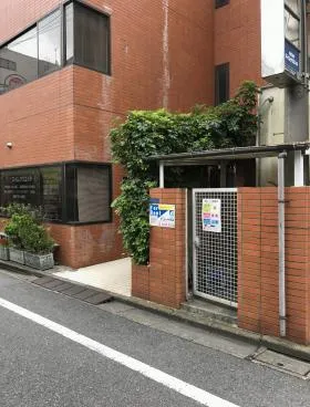 石井飯田橋ビルの外観