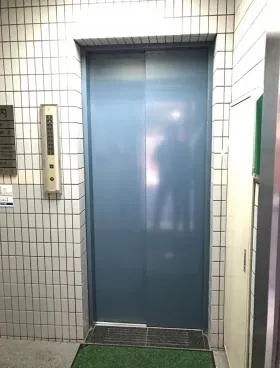 奥山ビルの外観