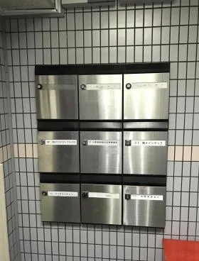 奥山ビルの外観
