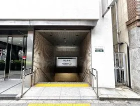 A5出入口から地上に出る